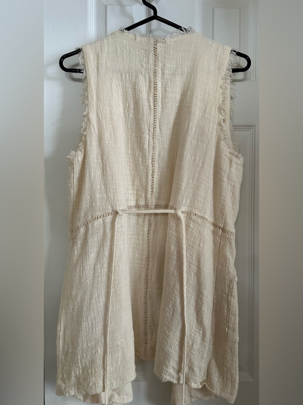 Moon River Textured Cream Sleeveless Tie-Waist Vest - Picture 9 of 11